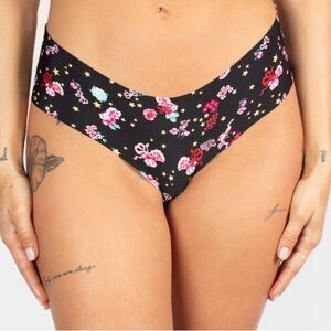 6️⃣8️⃣6️⃣ Floral Print Black Bikini Bottom